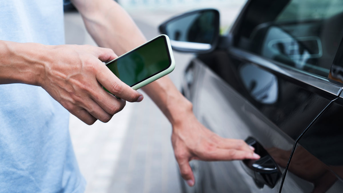 Opening car with smartphone
