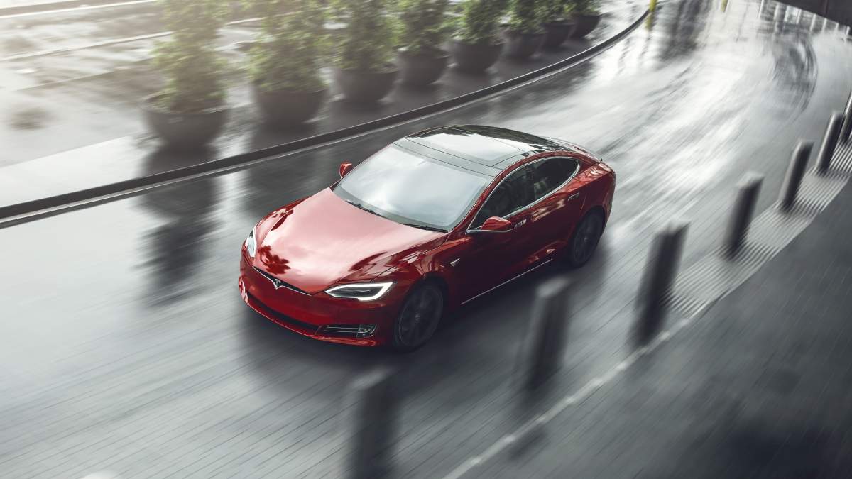 Tesla Model S 