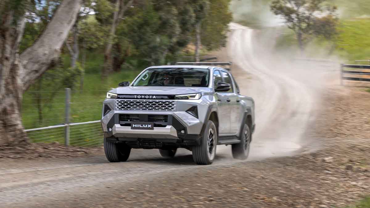 2026 Toyota HiLux SR5