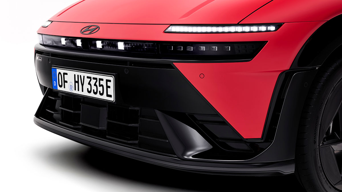 Red Hyundai Ioniq 3 electric vehicle bonnet.