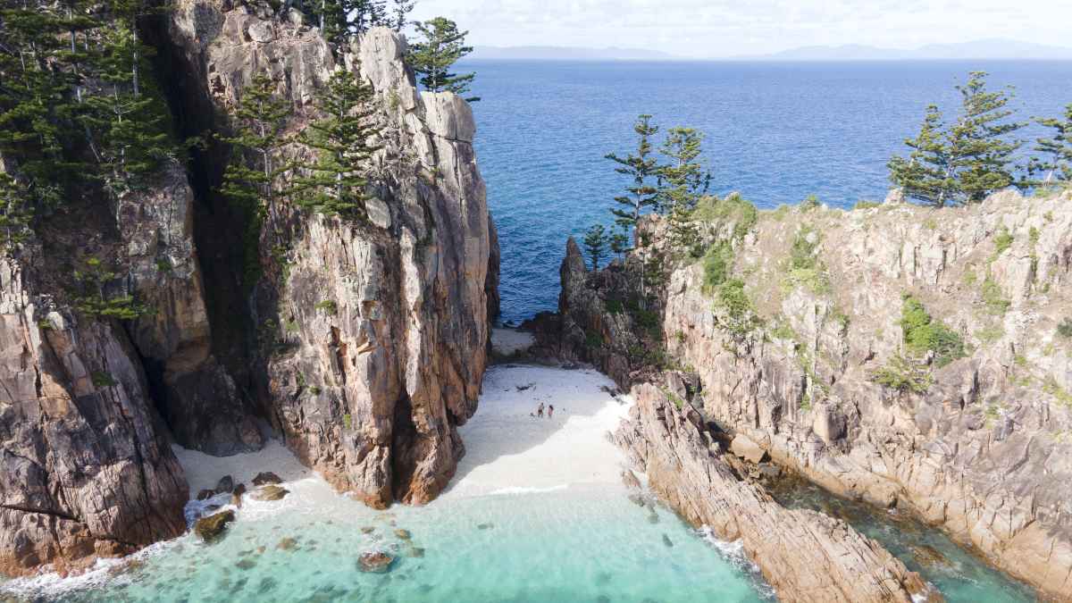 beautiful ocean bay