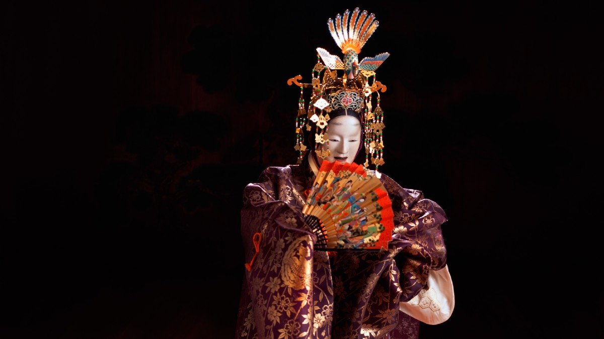 Noh theatre actor in the Tennyo Hagoromo costume