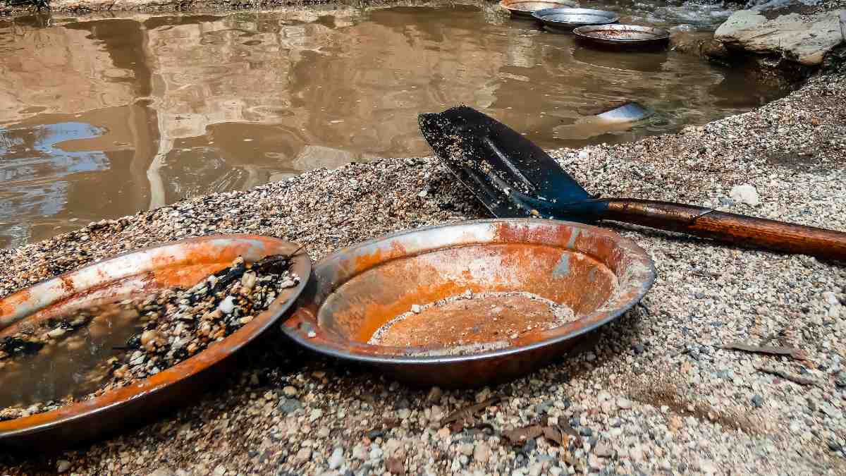 goldpanning tools near creek