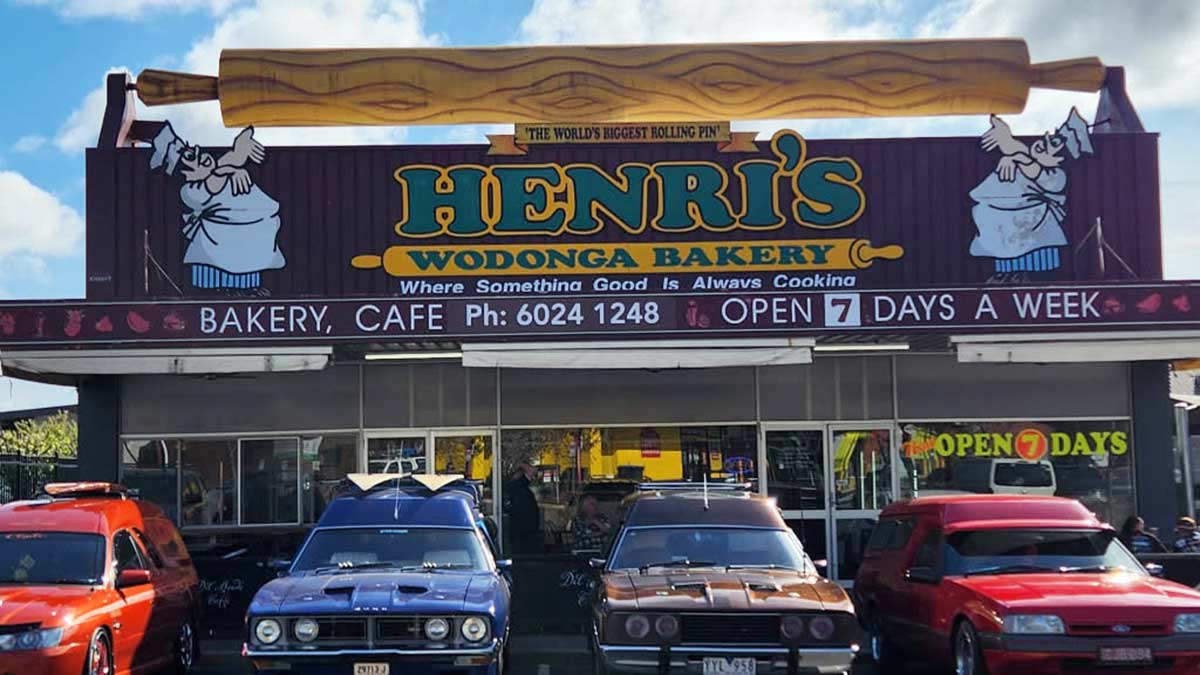 Bakery in regional Victoria with giant rolling pin on its roof.