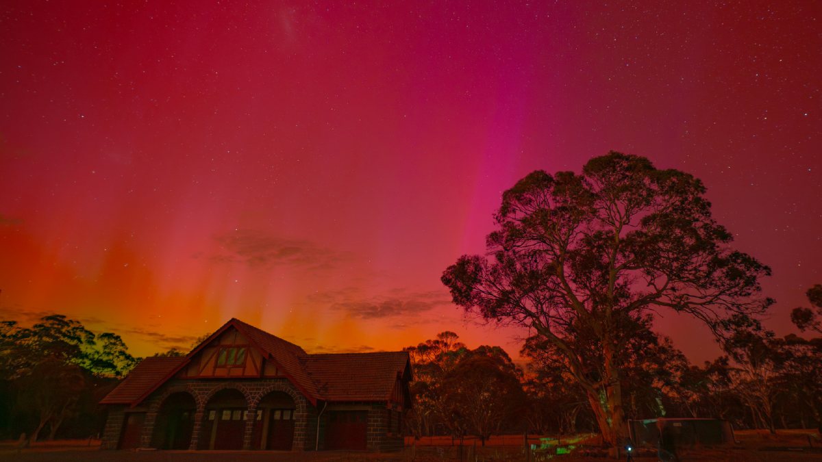 A red and green aurora at Tooradin.